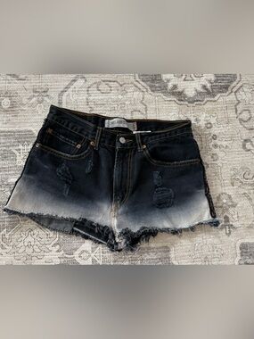 Vintage Levi’s Black Distressed Denim Cutoff Shorts – Women’s Size 32